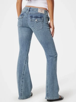 Blå bootcut jeans från True Religion - Snygga ljusblå bootcut jeans från True Religion med låg midja och klassiska fickor med lock och knapp bak. Nypris 1300kr 🥂🥂🥂