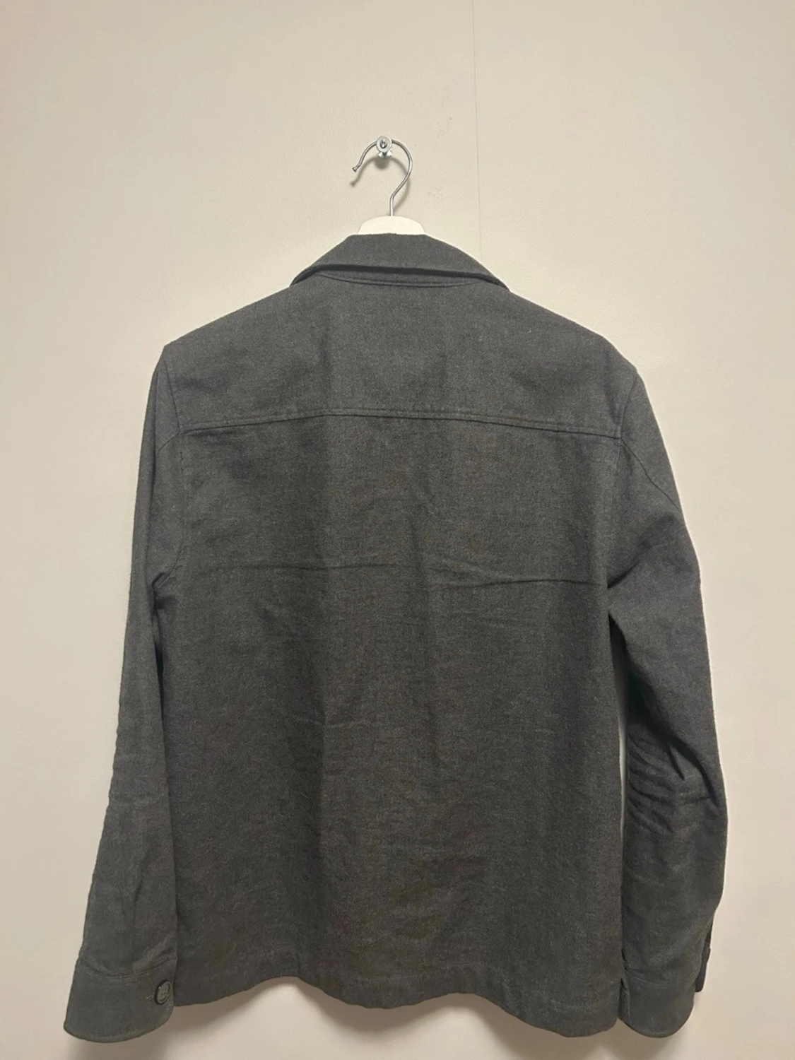 Mörkgrå overshirt från Bläck - 2