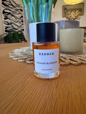 ESSNCE Orange Blossom parfym - Fin blommig doft från essnce. Endast testad.