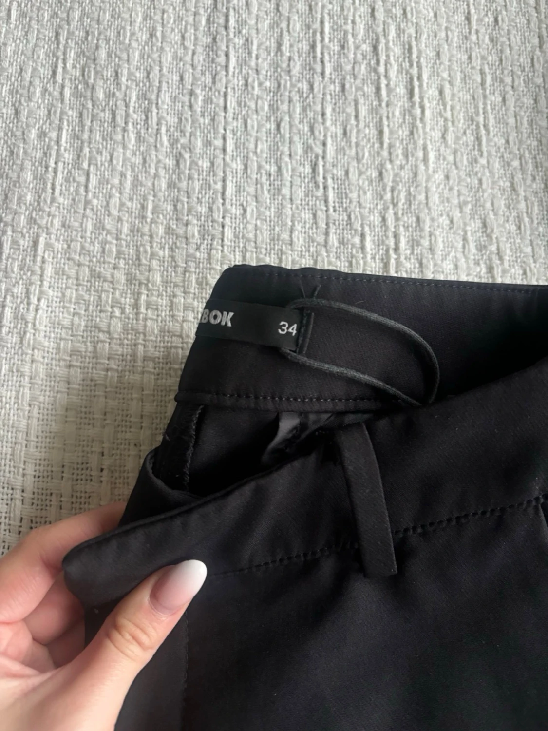 Svarta kostymbyxor från Bik Bok - 1