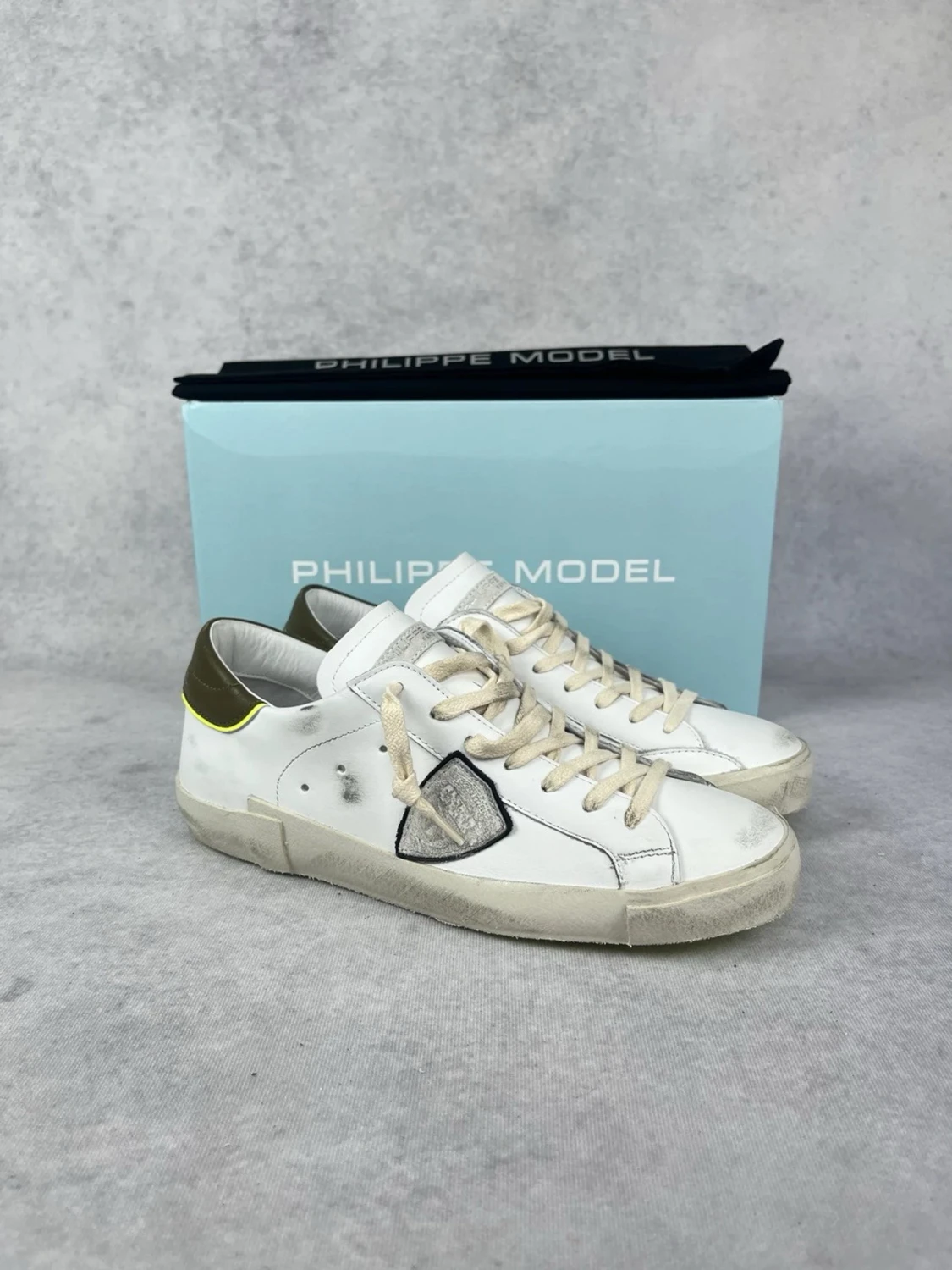 Vita Philippe Model sneakers med silverdetalj - 1