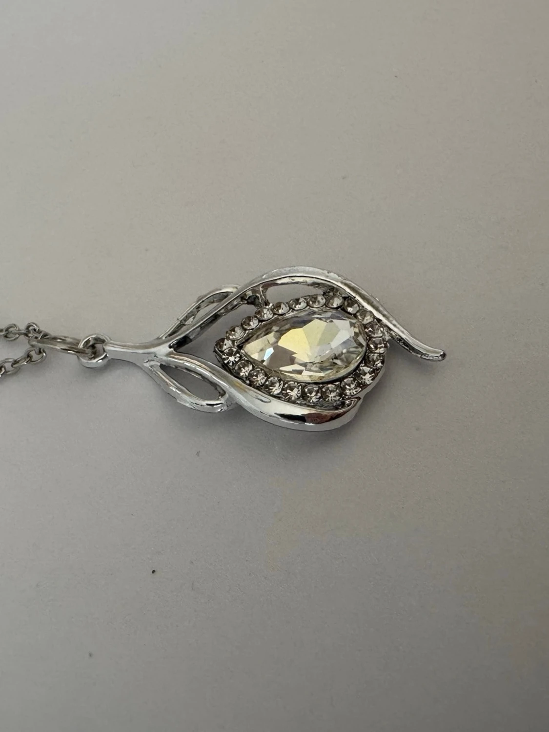 Halsband vattendroppe - 1