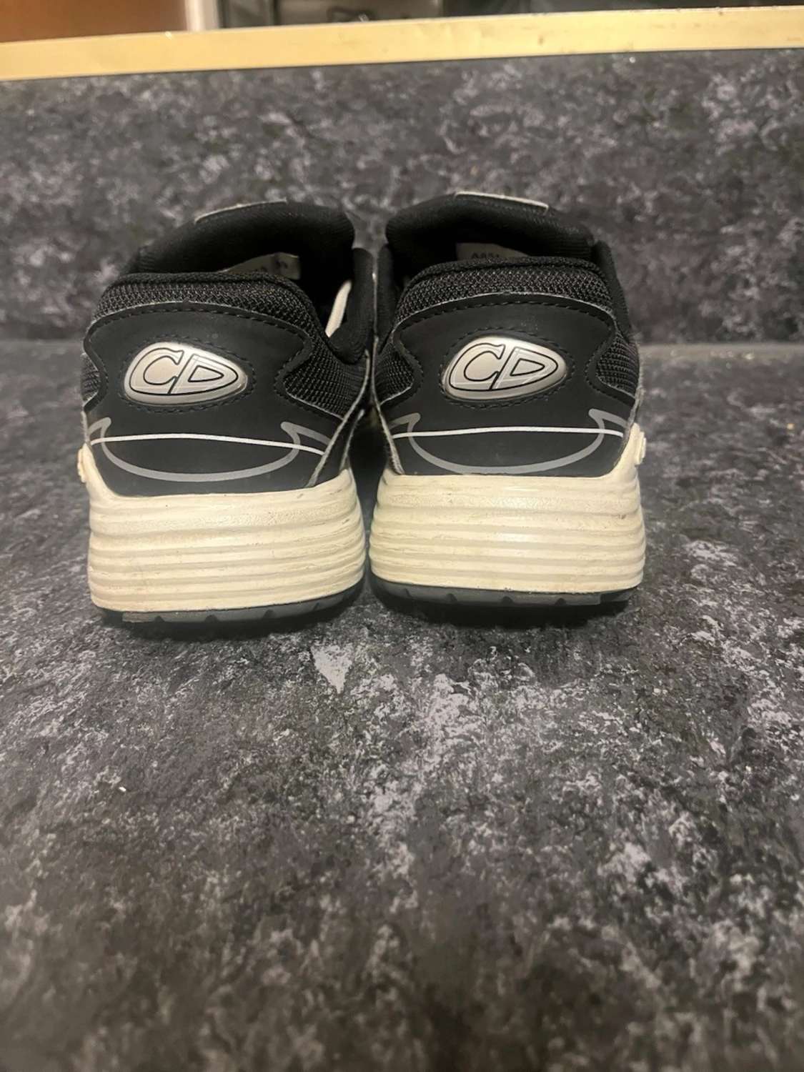 Svarta Dior sneakers med vita detaljer - 3