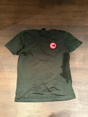 Mörkgrön t-shirt från Colmar - Mörkgrön Colmar t-shirt från Colmar | köpt i Colmar butik i Italien | storlek: S | hör av er vid frågor |