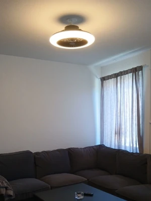 Taklampa - Lampa med inbyggd fläkt i fint skick 