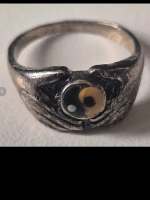Vintage Yinyang ring Unisex 1970-tal. Ny/oanvänd  - Vintage Yinyang ring Unisex 1970-tal. Ny/oanvänd  ca 17mm #yinyang #yinyangring #ring #unisex #1970 #vintage