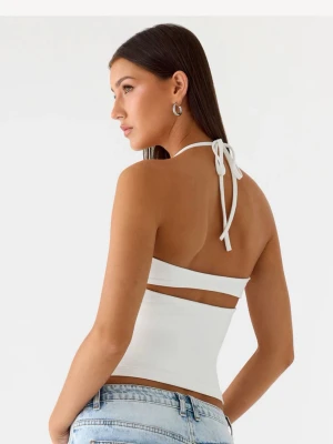 Vit halterneck linnetopp - Köpt för 486kr, säljer för 200kr. Säljer då den var för liten för mig, men ej gick att returnera💕