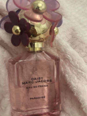Parfym  - Marc Jacobs parfym! 65 ml kvar 