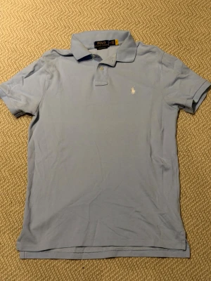 Polo Ralph Lauren pike - I mycket bra skick, passformen är slim fit 