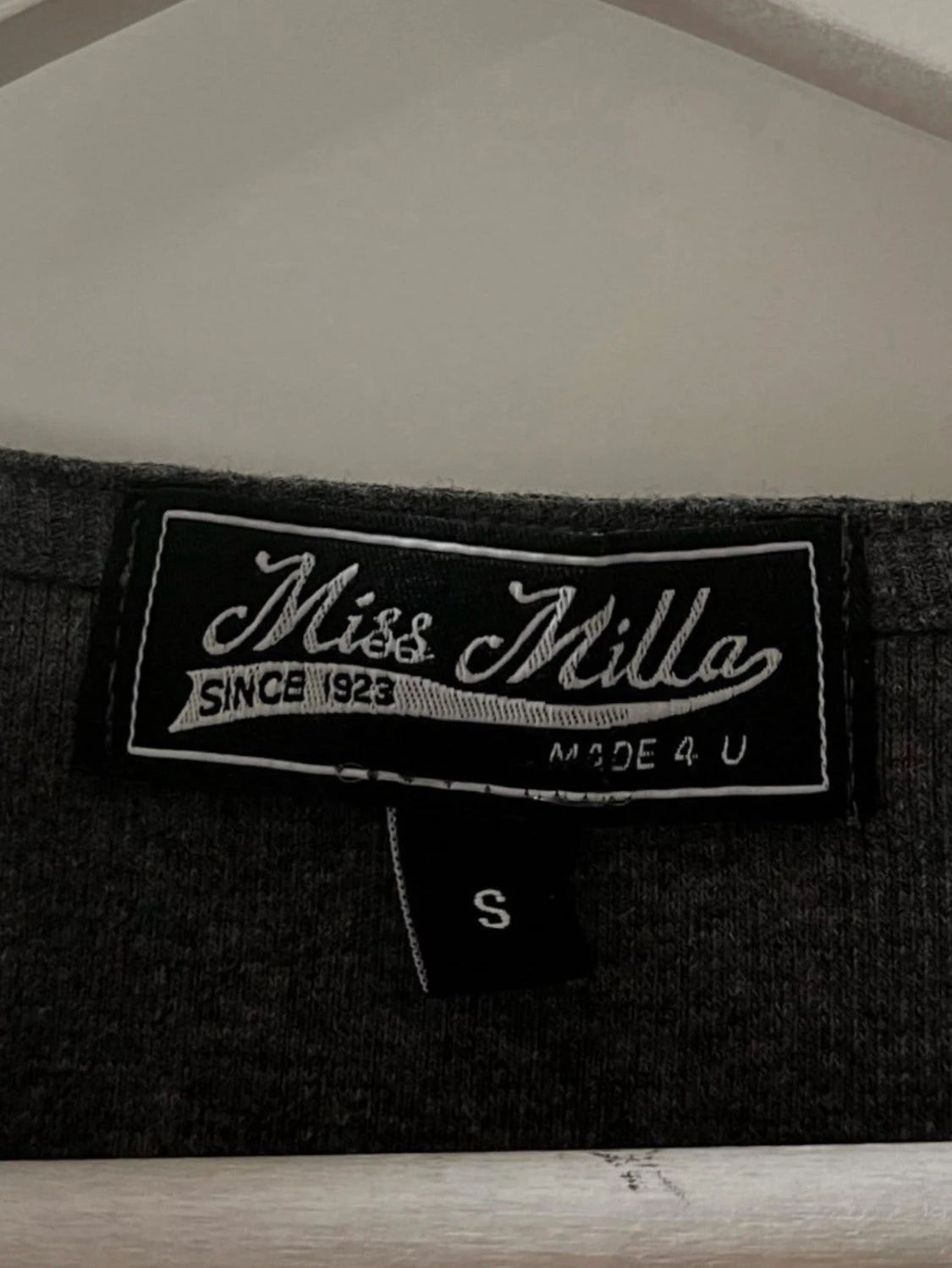 Grå långärmad tröja från Miss Milla - Storlek S - 2