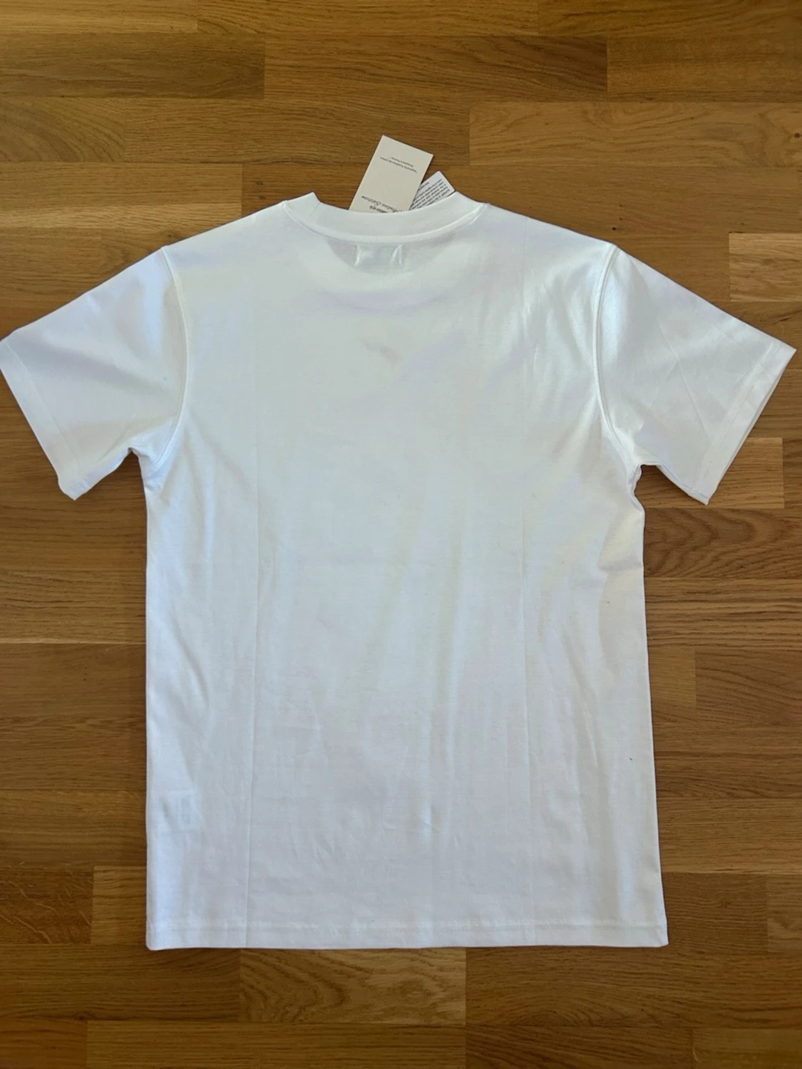 Vit Essence Style t-shirt med tryck - 1