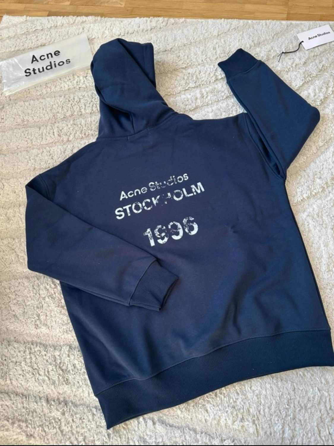 Mörkblå hoodie från Acne Studios - 2