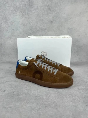 Bruna Oliver Cabell sneakers i mocka - Snygga bruna sneakers från Oliver Cabell helt nya