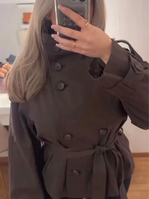 BERSHKA trenchcoat  - Helt ny! Slutsåld överallt. Storlek S 