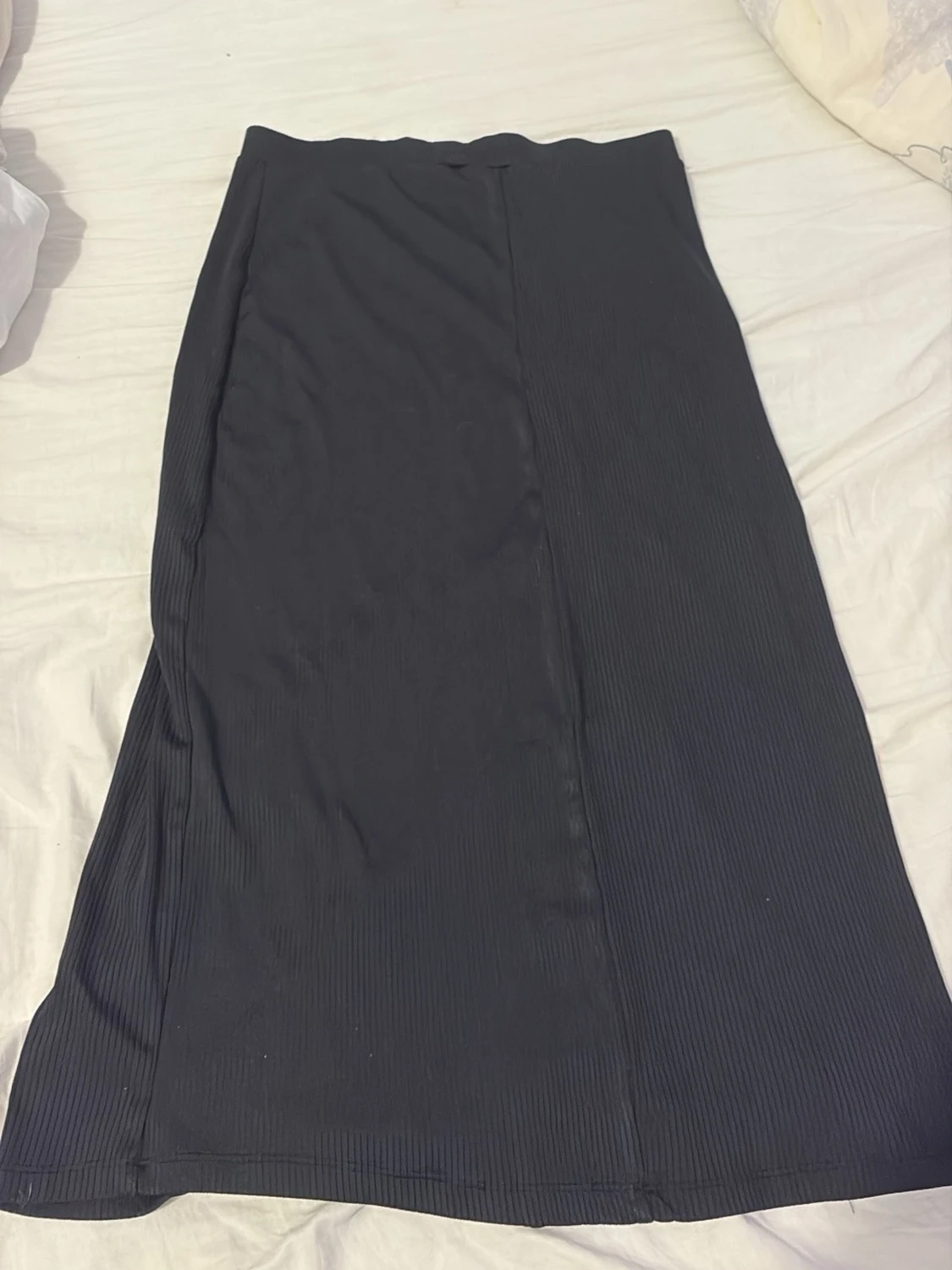 Svart långkjol med slits - 1