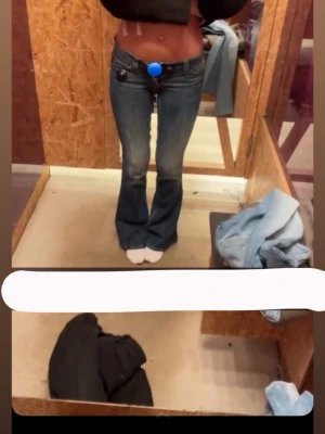 Cheap Monday Jeans - Säljer mina snygga bootcut jeans från cheap monday. Modellen heter Booty Bei Low Rise Skinny Bootcut Jeans, Blue Ray - Dark Blue. Knappt använda, inga defekter. Storlek 24/32. 