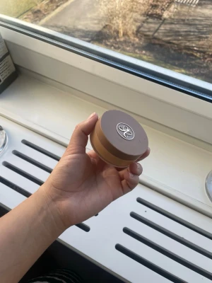 Anastasia kräm bronzer  - Använd fåtal gånger, jätte fin på huden