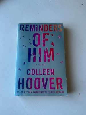 Reminders of Him av Colleen Hoover - Reminders Of Him av Colleen Hoover. Toppen skick!✨