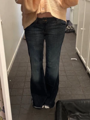 Cheap monday jeans - Supersnygga cheap monday jeans som inte kommit till användning. Uppklippta lite (jag är 175cm)