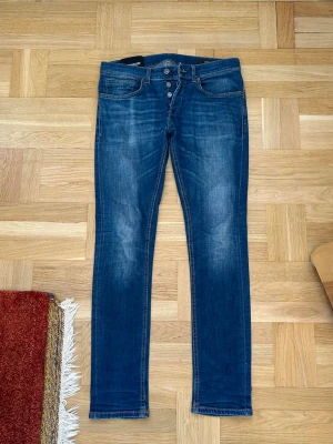 Dondup jeans  - Snygga dondup jeans, modell George. Storlek 31