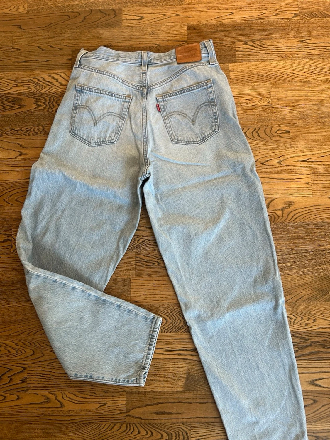 Ljusblå Levi's jeans - High loose taper 