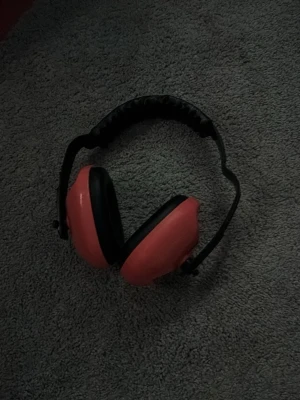 Hörlurar - Jättebra hörlurar mycket bra.  