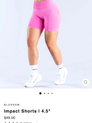 Dfyne shorts - Helt nya dfyne shorts från impat collectionen. 4.5 i längd. Prislapp på. Färg Blossom storlek S