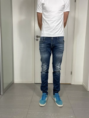 Replay Anbass Jeans  - Säljer nu dessa Replay Anbass Jeans, W30 o L32, skriv för fler bilder/frågor🙌🏼