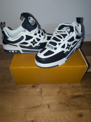 Blue Shoes - Selling Good looking shoes size: 43