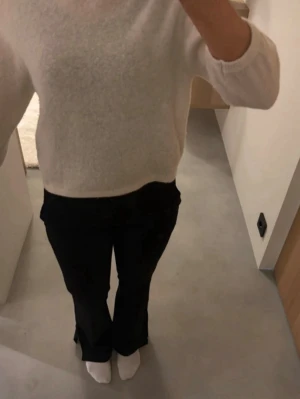 Vit tröja  - Snygg creme vit tröja med ett stretchigt material🌸
