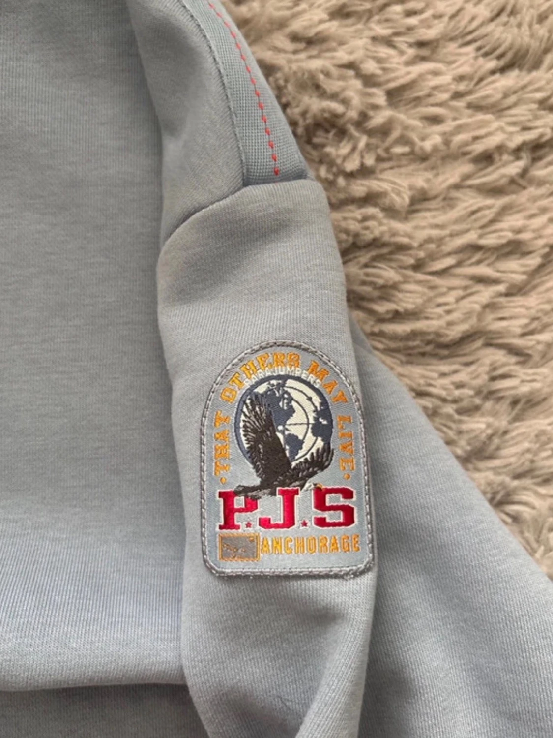 Ljusblå sweatshirt från Parajumpers - 2