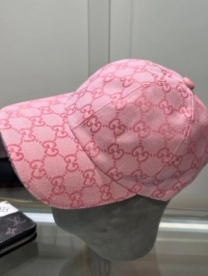 Rosa gg keps FÖRBESTÄLLING ENDAST - Helt nytt, fraktar inom 24 timmar 