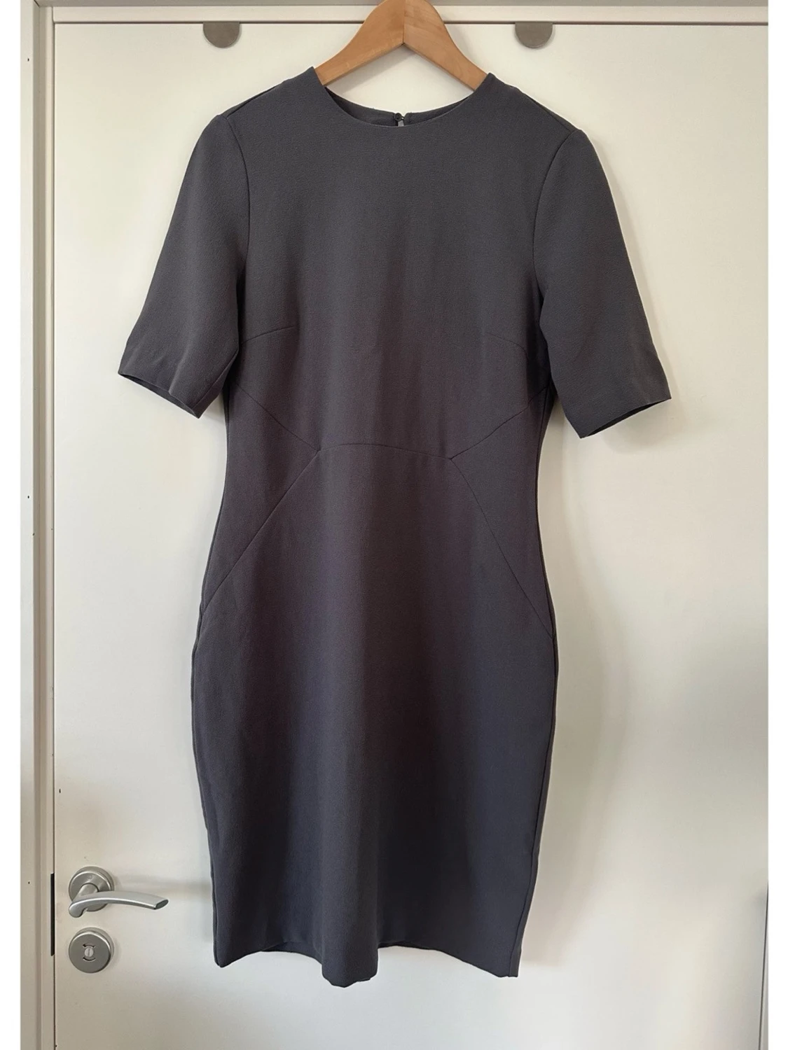 Grå H&M klänning, storlek 40