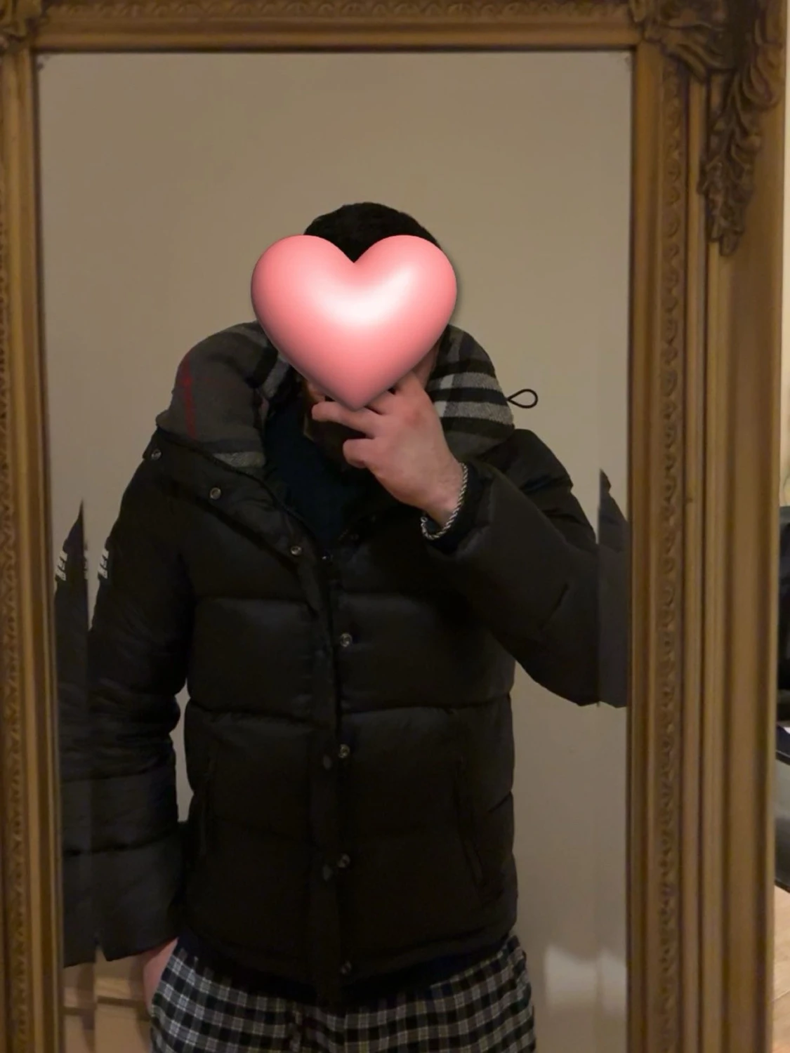 Svart pufferjacka med huva - 1