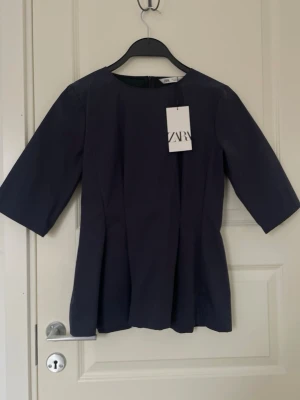 Peplum top - Zara - DISCUSS PRICE!! Peplum top Never used WITH tag CINCHED WAIST! Size XS-S 