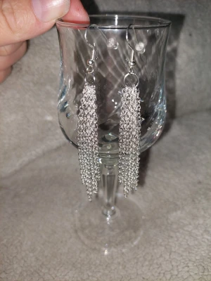 Örhängen med kedjor  - Handgjorda Örhängen med kedjor  Kroken I silver Stämplade med s295  