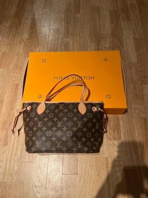 Louis Vuitton väska - Aldrig använd. Toppen kvalite!