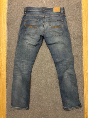 Nudie Jeans - Grim Tim - Säljer ett par feta Nudie Jeans! | Snygga fades runtom jeansen! | Modell: Grim Tim, Worn In Broken | Storlek W33 L 32 | Hör av vid funderingar, pris kan diskuteras