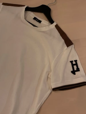 Herno T-shirt - Tja, säljer denna helt nya Herno T-shirten då den inte används | Storlek: S | Skick: Helt ny | Skicka ett PM vid frågor ev fler bilder 👋🏽