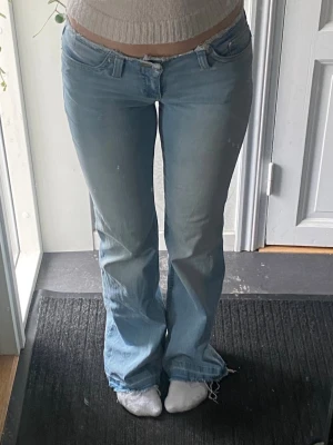 No Waist jeans från Nelly  - No Waist jeans köpta från Nelly, jättefint skick 🤍