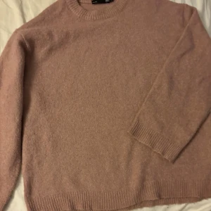 Stickad tröja - Stickad tröja ifrån lager!!