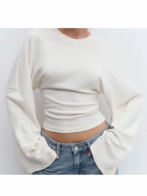 Soft touch wide - Fin tröja som har vida armar och sitter thigtare runt midjan 😍aldrig använd! 