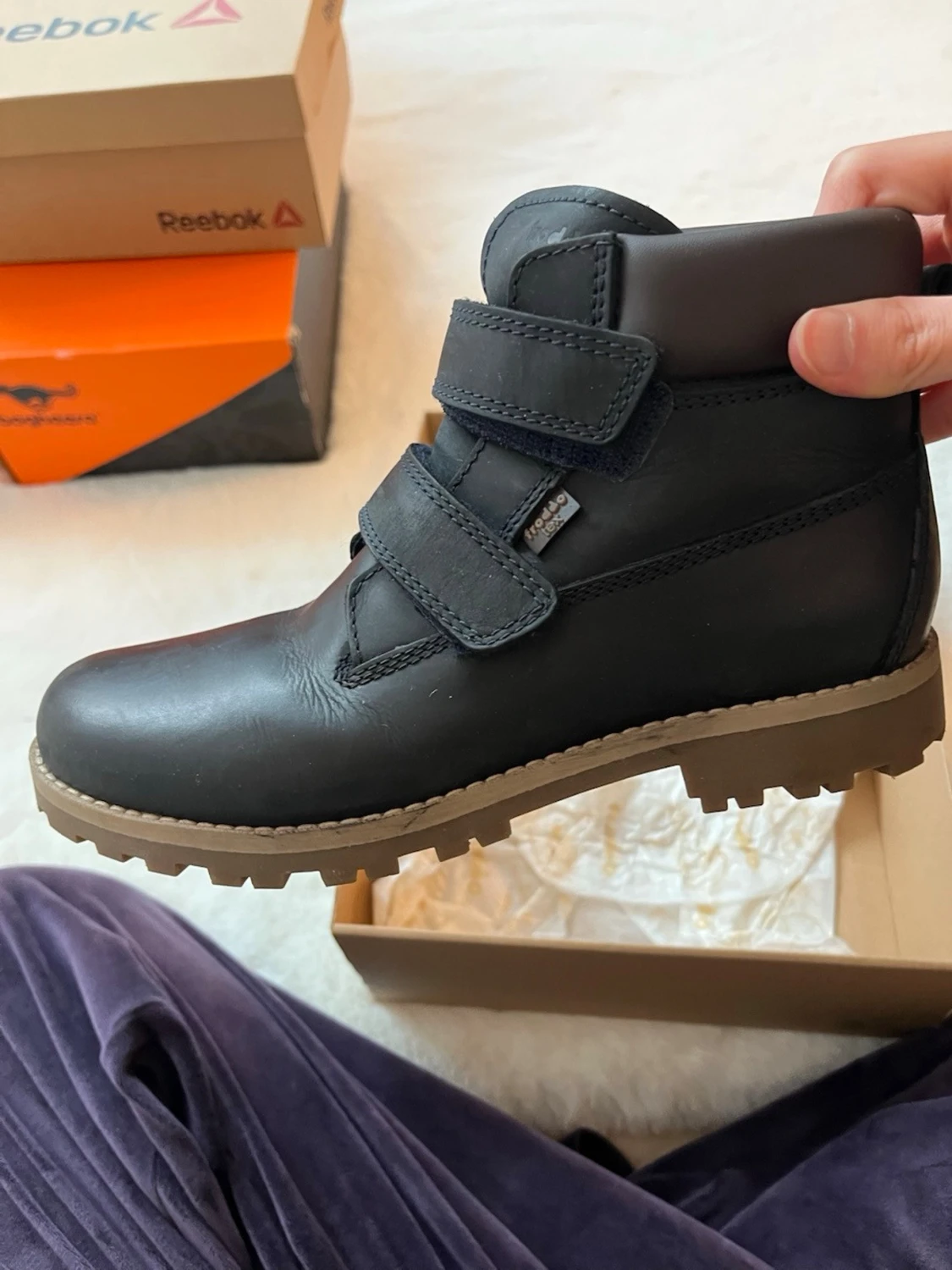 Marinblå kängor med kardborre från Ecco - 1