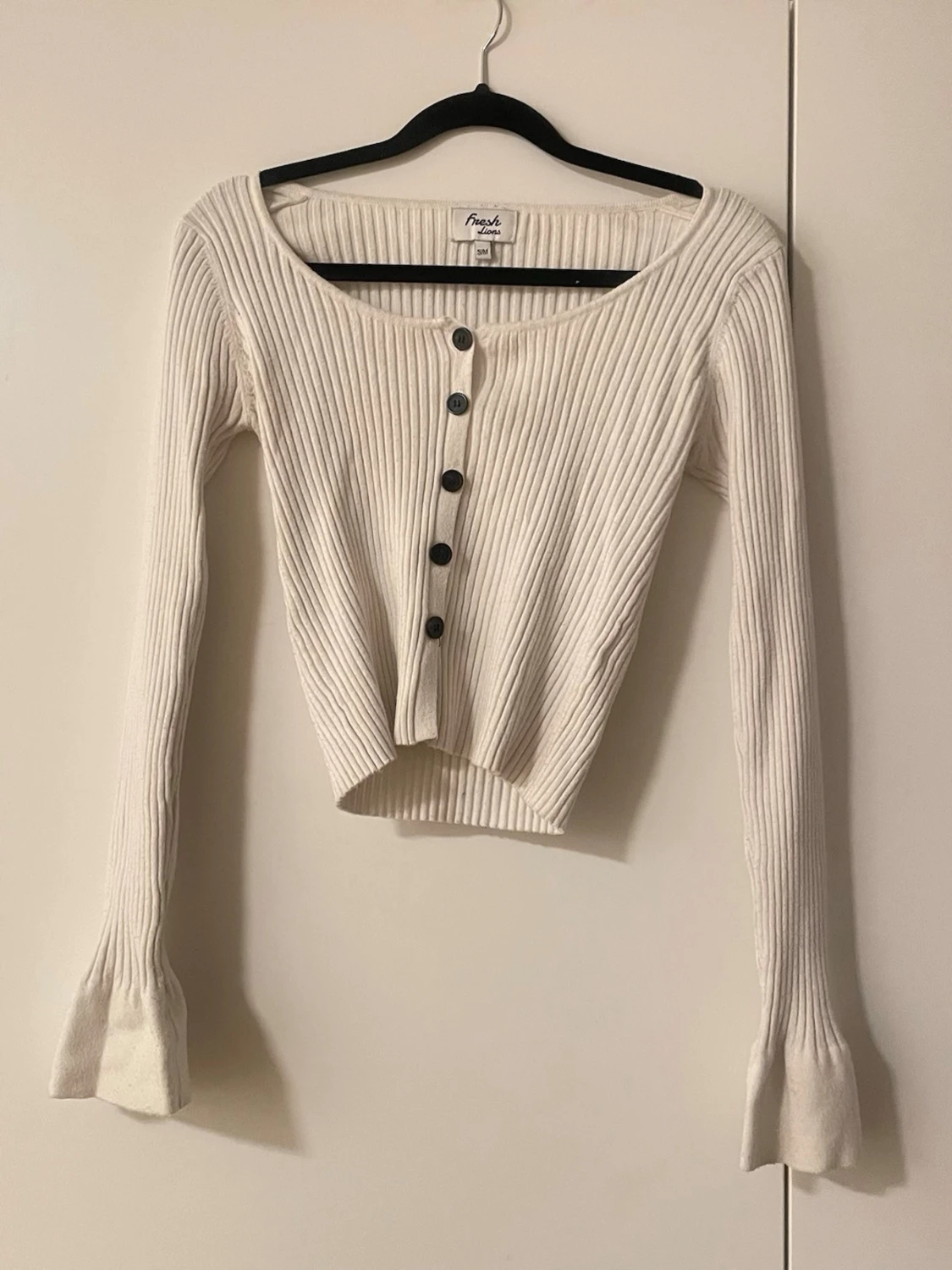 Vit ribbad kofta från fresh lions 