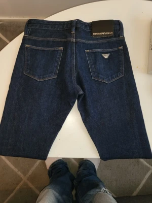 Mörkblå jeans från Emporio Armani - Orginal jeans i nyskick storlek S /29