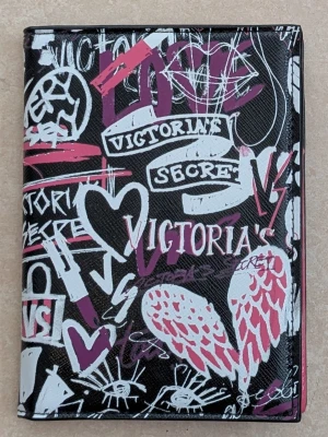 PASSFODRAL , VICTORIA'S SECRET  - Passfodral , VICTORIA'S SECRET 