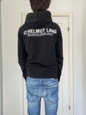 Helmut Lang hoodie  - Säljer nu denna Helmut Lang hoodie, skriv för fler bilder/frågor🙌🏼