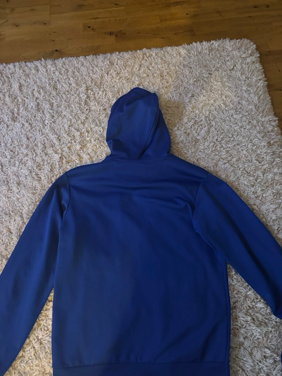 Blå hoodie från Pro Touch med vit detalj - 1