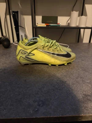 Fotbollsskor  - Nike elite ag, finns inga som helst problem med dom, säljs då jag har byt märke