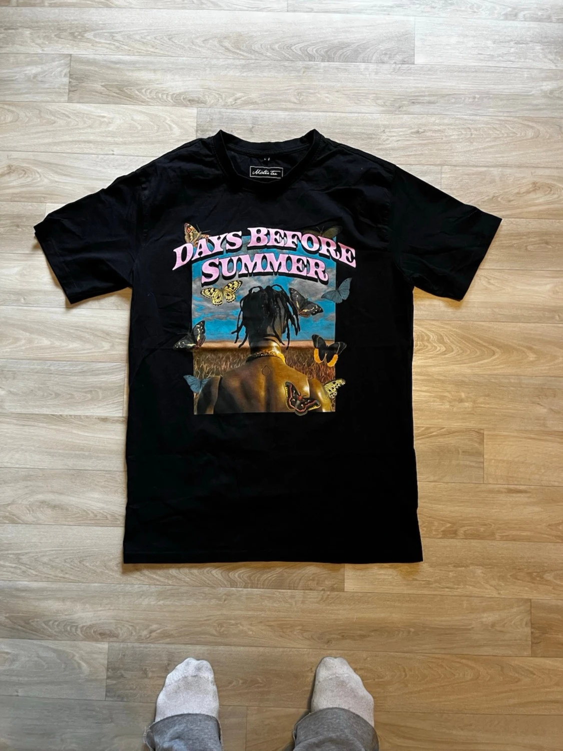 Svart t-shirt Days Before Summer